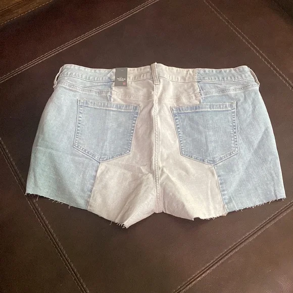 Torrid - Picture 2 of 5